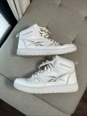 Reebok Men’s High Top Sneakers – All White Leather – Size 9 – Like New